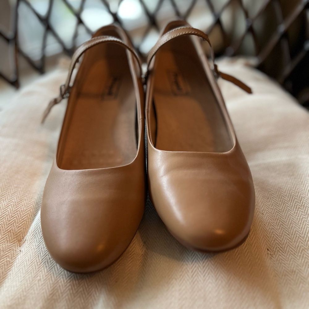 Women's Heels in Nude Leather - Picture 2 of 7